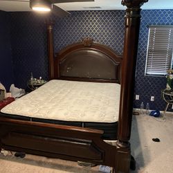 Cal king Bed  300 Or Best Offer 