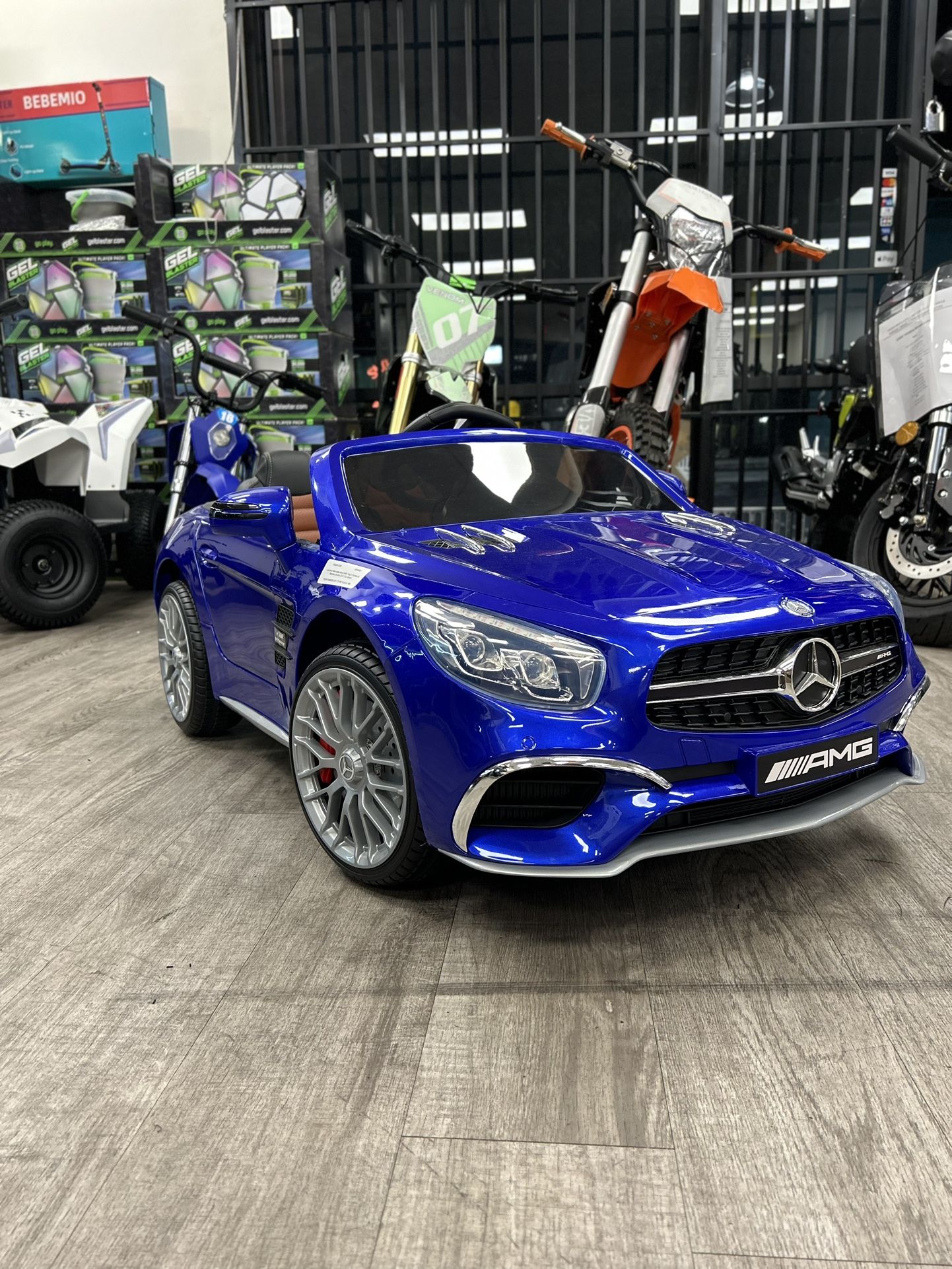 Mercedes Benz Kids Power Wheels W/Touch Screen.