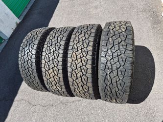 New LT 17 kumho roadventure AT52 tires