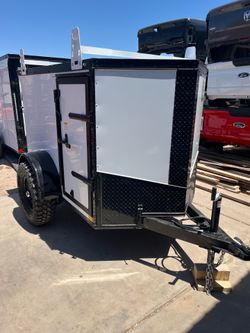 2026 enclosed cargo trailer 4’x6’x4’ with roof rack