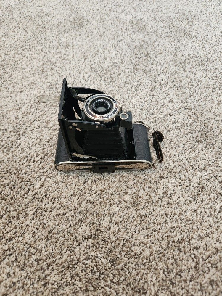 Vintage 1930's Camera