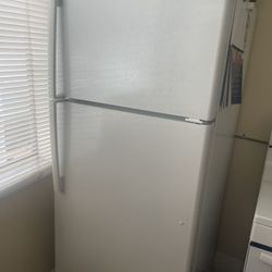 Stove & Refrigerator