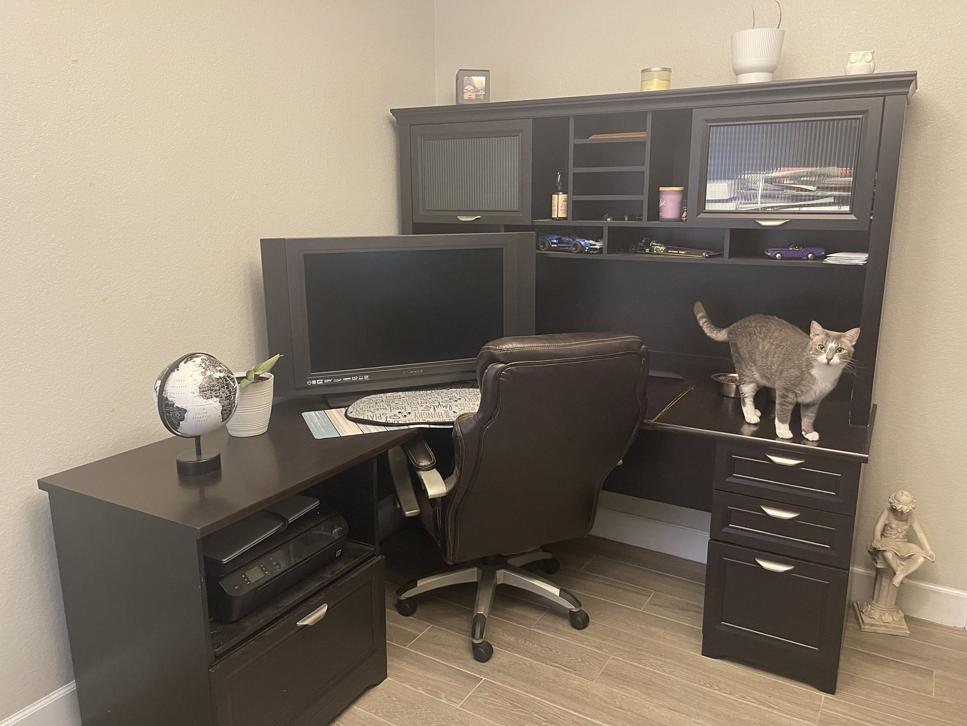 Grand office Desk
