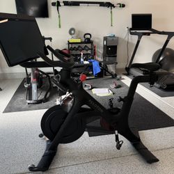 “Peloton +” with the swivel screen bought in 2025
