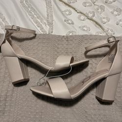 Brand New Nude Heels – Size 8 (With Tags)