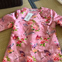 Women traditional Chinese dress top, often referred to as a Cheongsam (Qipao, 旗袍) or a Tang-style tunic.