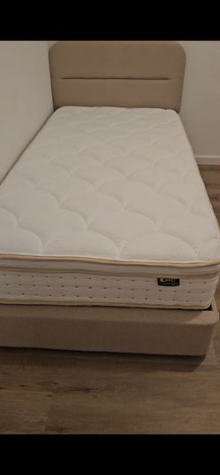 Bed mattress & frame