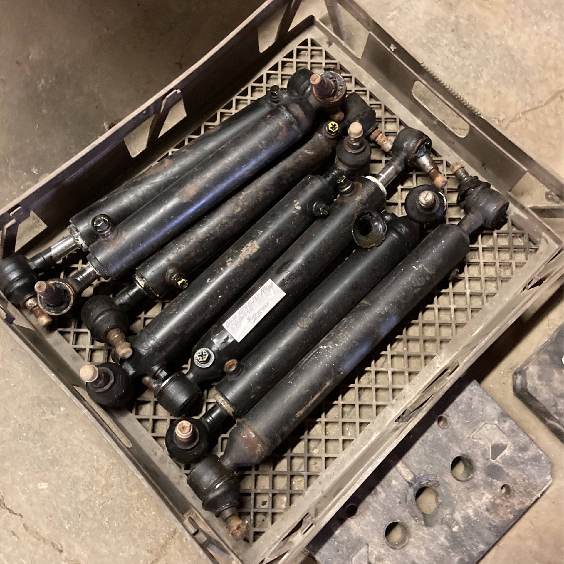 New Hydraulic Cylinders  12”  Length 