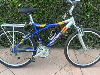 Motiv Carbo Shimano 21-Speed Mountain Bike- 26” tires