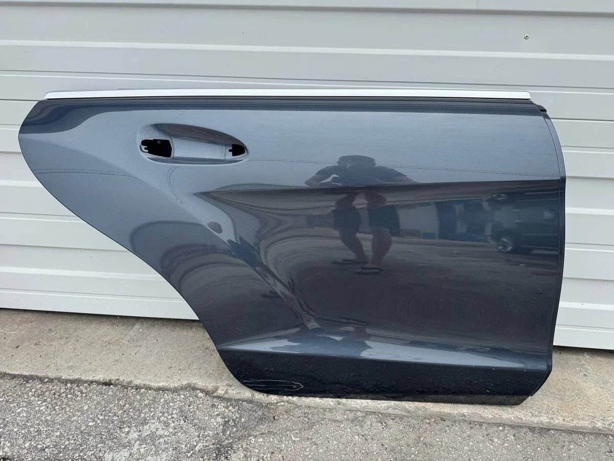 12-18 Mercedes W218 CLS550 CLS400 CLS63 AMG Rear Right Side Door Shell Oem