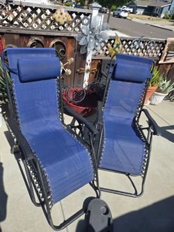 2 Blue Outdoor Lounge Chairs