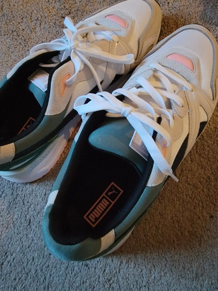 8 pairs Puma sneakers 👟 