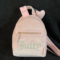 JUICY COUTURE velvet Bag ( Price Is Firm) Perfect For Mothers Day 💐 Or Graduation 👩‍🎓 