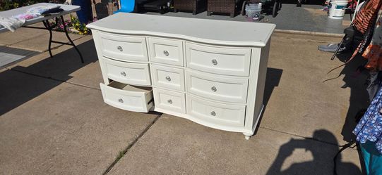 Twin bed drawer