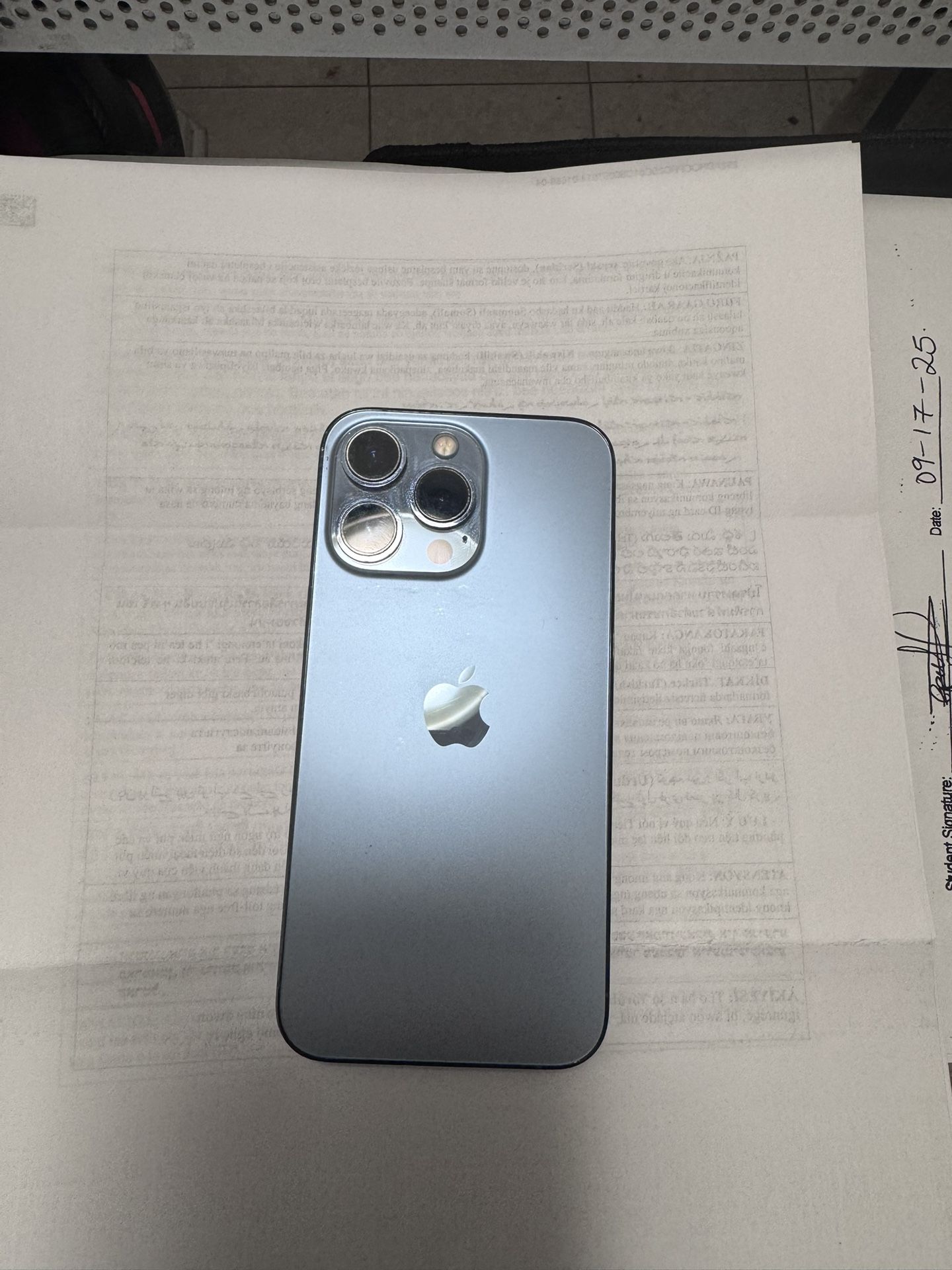 iPhone 13 Pro Max Unlocked . 256gb Unlocked