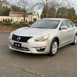 2015 Nissan Altima S - Clean Title 