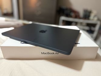 MacBook Air 13” M3 – 2024