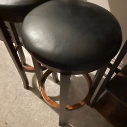 Small Table With 2 Stools