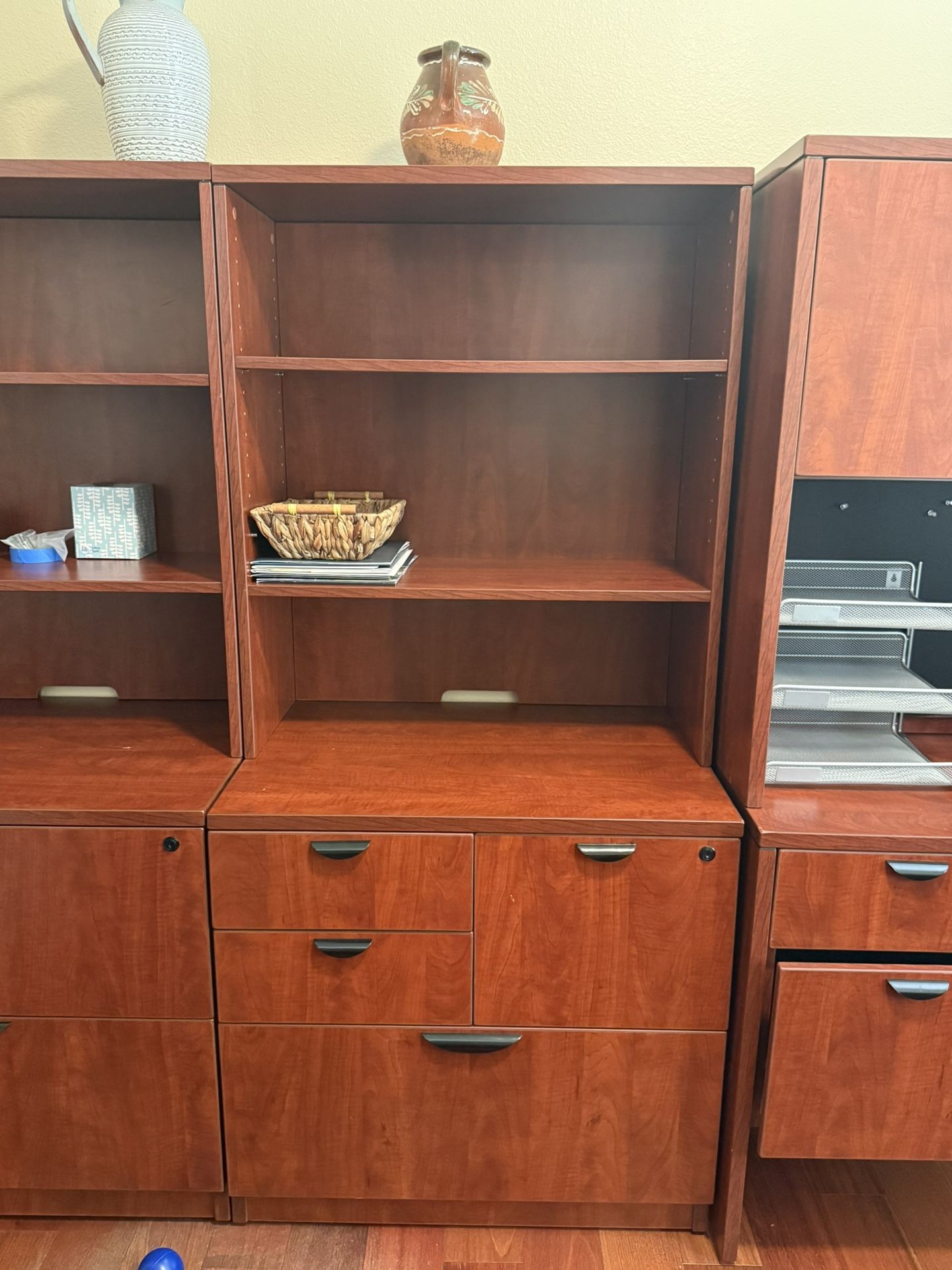 File Cabinet / Book Shelf 