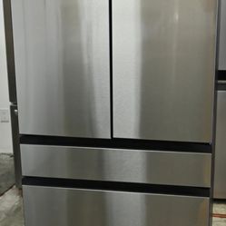 SAMSUNG STAINLESS STEEL KITCHEN APPLIANCE SET....BESPOKE REFRIGERATOR, GLASSTOP STOVE AND MICROWAVE...3 PIECES.......$ 1,500