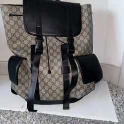 Gucci GG Supreme Backpack 
