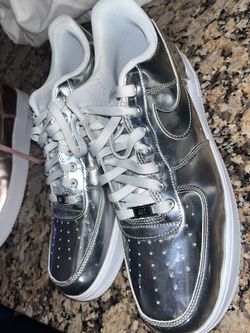 Nike Air Force 1 Low Metallic Silver Size 15.5