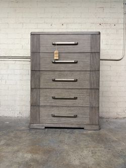 Delivery Is Available Open Box Never used Solid Wood Riverside Bedroom 5 Drawer Chest Dresser $570 OBO!