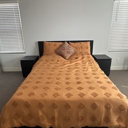 Full size bedroom set ( bed frame+ mattress + 2 nightstands )