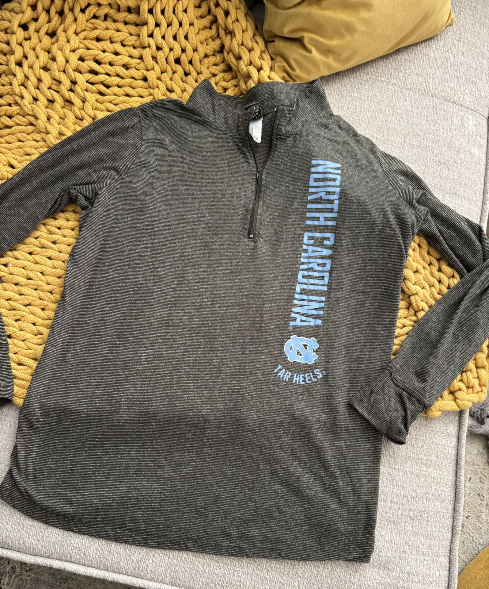 Lady’s Dri-Fit NORTH CAROLINA TAR HEELS 1/4 Quarter Zip Pullover Jacket Size 3XL, (Gray)