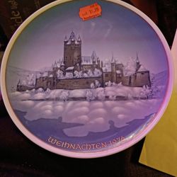 Vintage 1976 Rosenthal Christmas Collector's Plate featuring an Image of the Cochem Castle (Burg Cochem in German). 