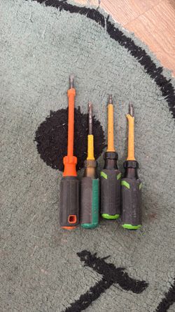 Commercial Electric 1000V Insulated Screwdrivers.