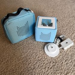 Toniebox 1 + Charger + Figure Carrying Case