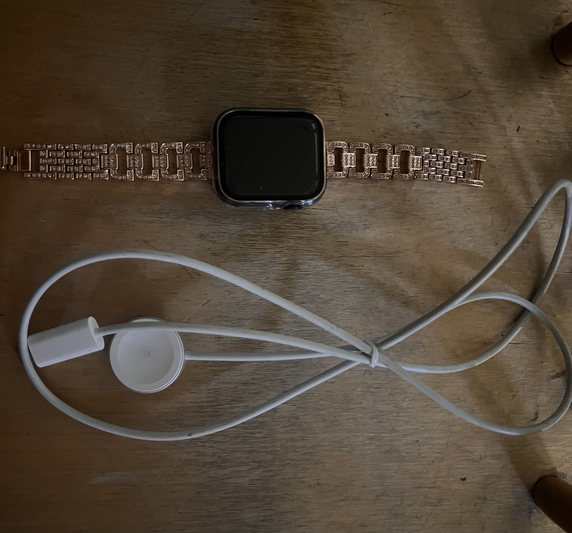 Apple Watch w/charger