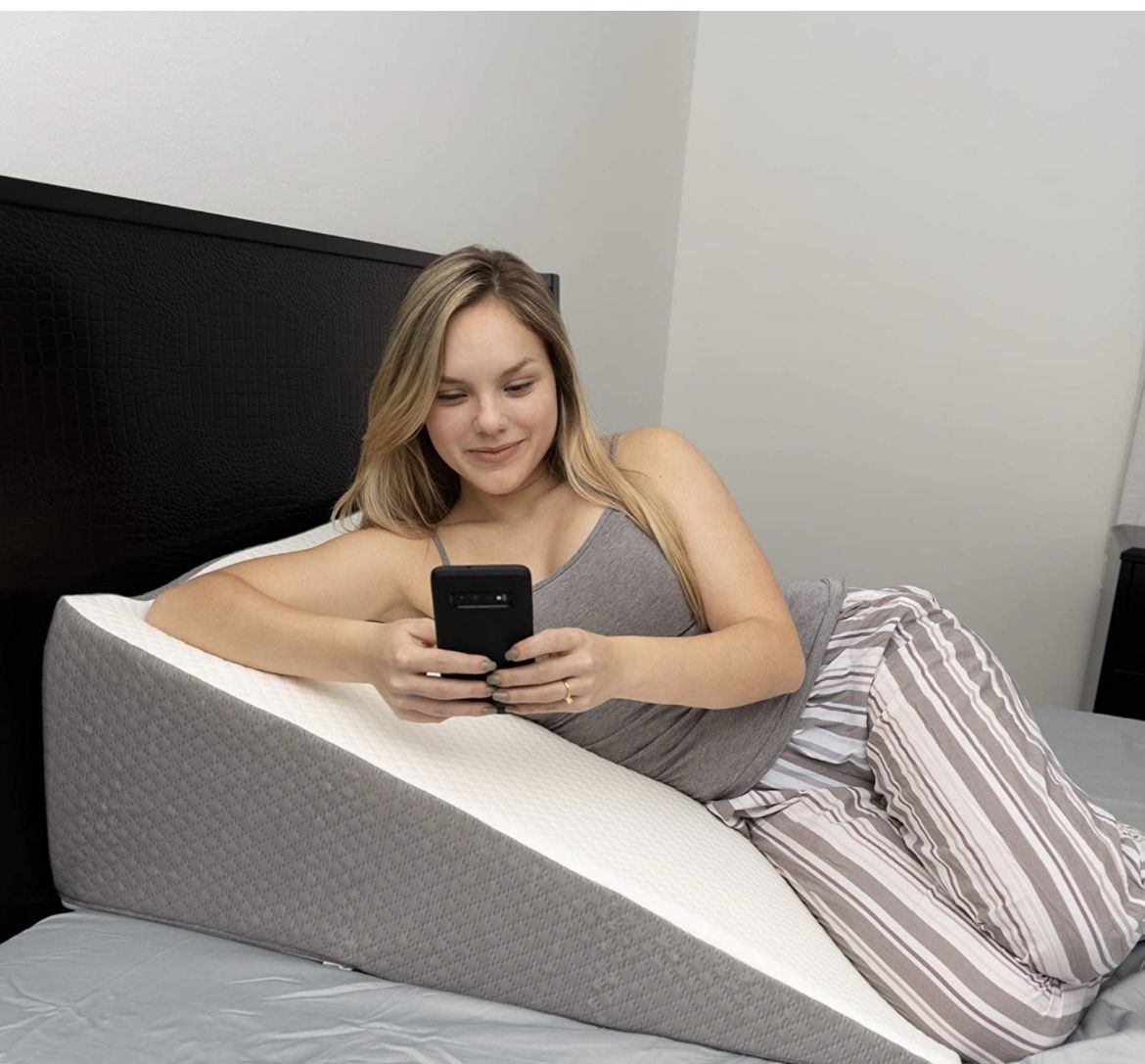 Kölbs Extra Wide Bed Wedge Pillow | Extra Large Bed Wedge Pillow (31” x 33”)| Memory Foam Top and Jacquard Cover| Wedge for Sleeping Acid Reflux GERD 