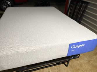 Queen Casper One Mattress, excellent condition 