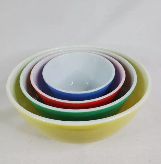 Vintage Pyrex Bowls