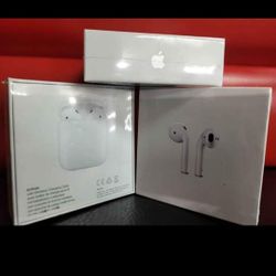 APPLE AIR PODS 1ST GEN. NEW IN BOX⭐⭐⭐