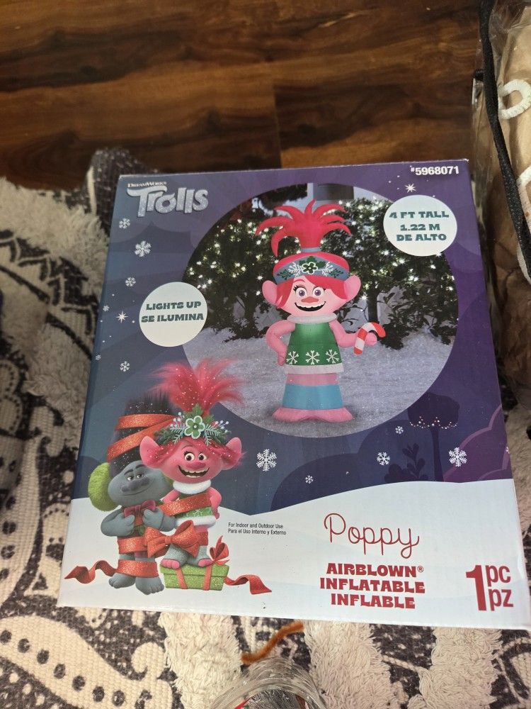 Trolls Poppy Xmas Yard Light Decor