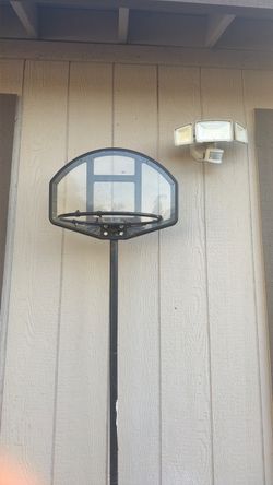 Basketball hoop
