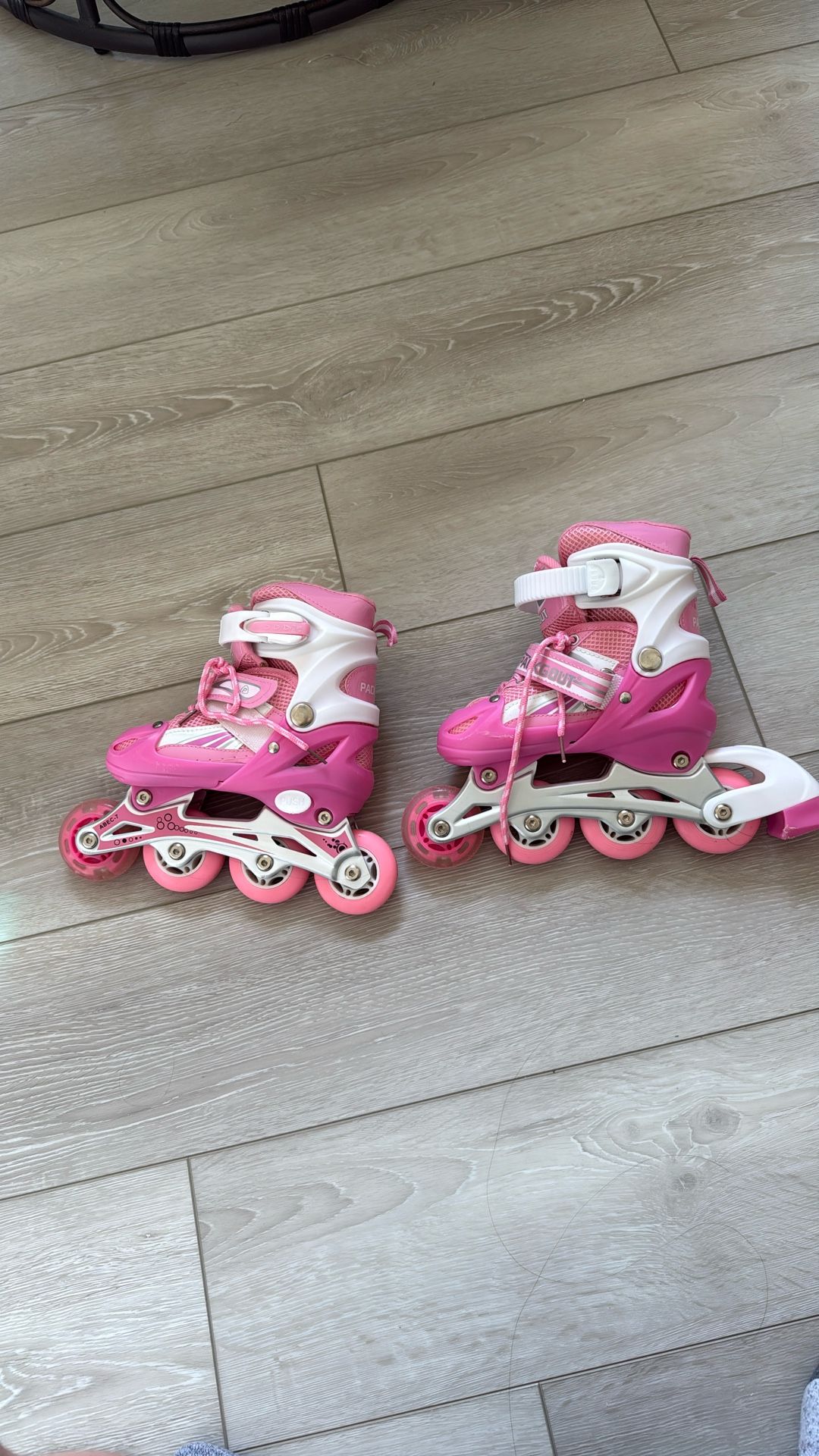 Skating Shoes Size S