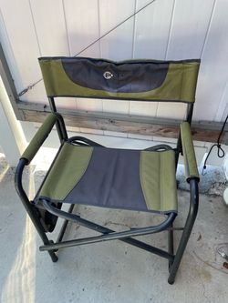 Like new portal heavy duty chair with side table