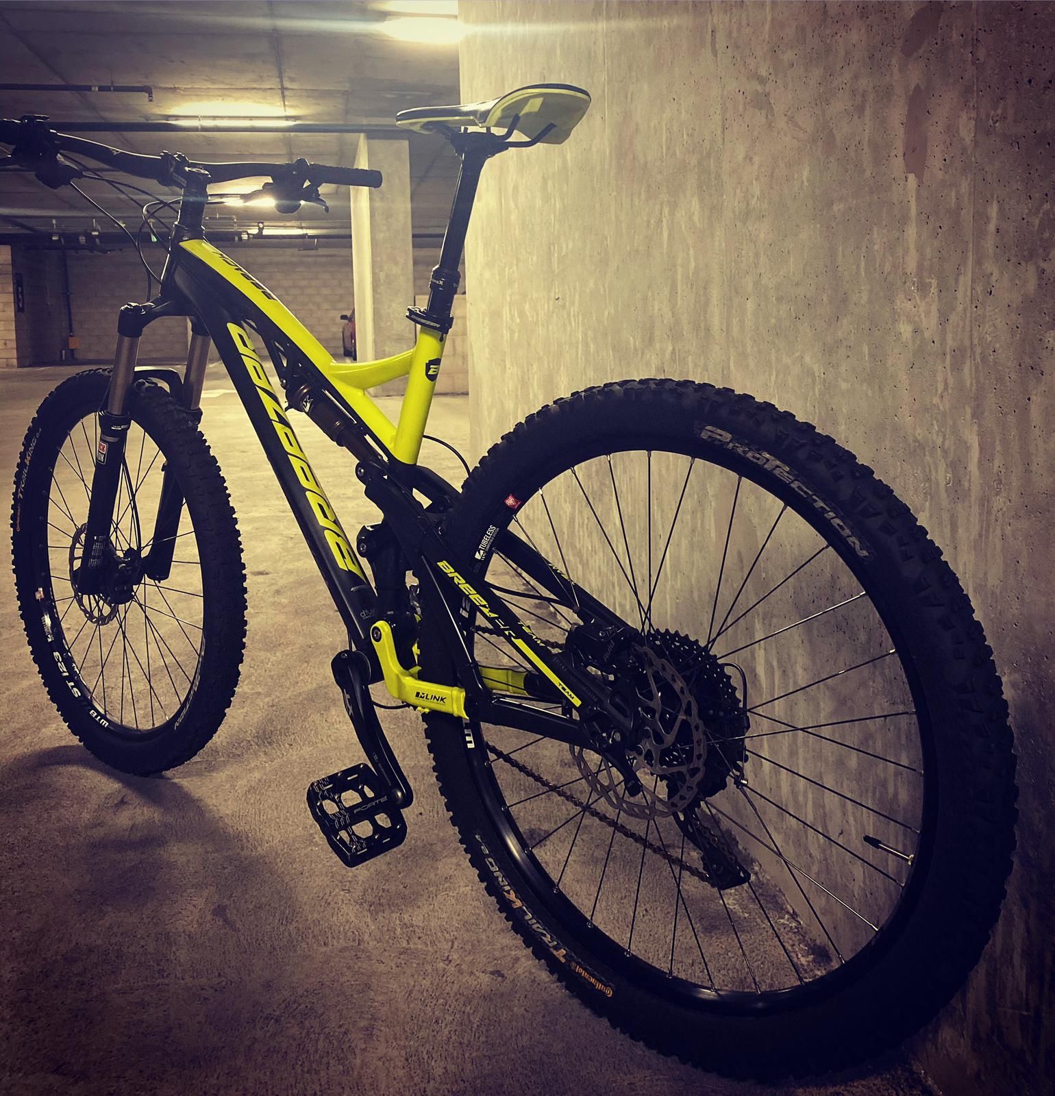 Breezer Repack Full Suspension Mountain Bike 2800 Santa Cruz Yeti