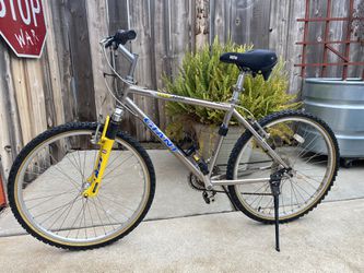 GIANT ROCK 4800 Bike for Sale in San Diego, CA - OfferUp