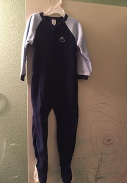 Pajamas never worn size 5t