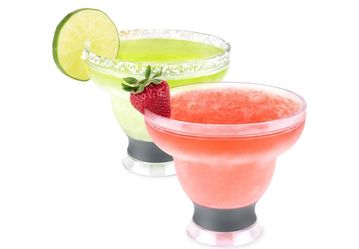 margarita de plástico, vasos de cóctel aislado