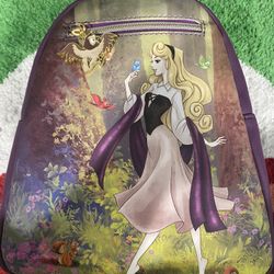Lounge fly princess Aurora
