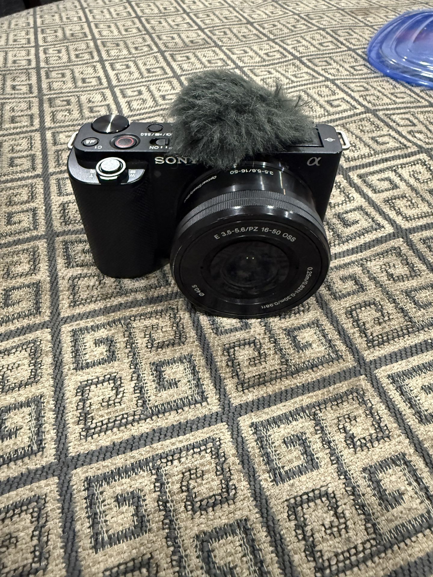 Sony Ev Z10 Mirrorless Camera W/ 16-50mm Lenses