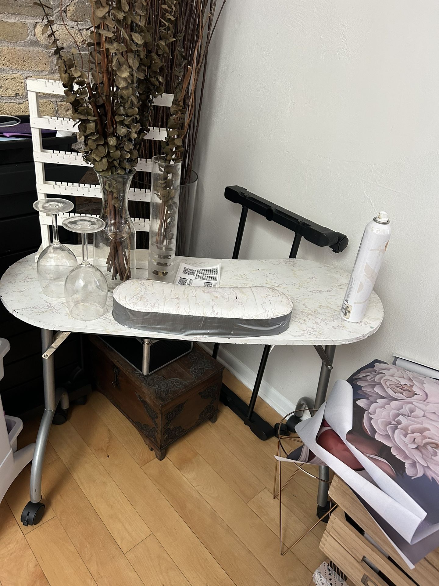 Portable Nail Table on Wheels with Drawer – Ideal for Home or Mobile Use