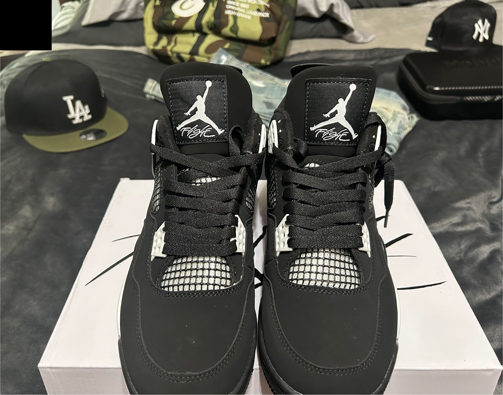 Jordan 4 Black & White Thunder God Retro