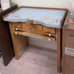 HEAVY DUTY JEWELERS BENCH USED